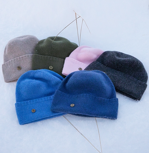 Beige   //   Mørk Grønn   //    Rosa   //   Sort Melert   //   Blå Melert   //   Polarbkå